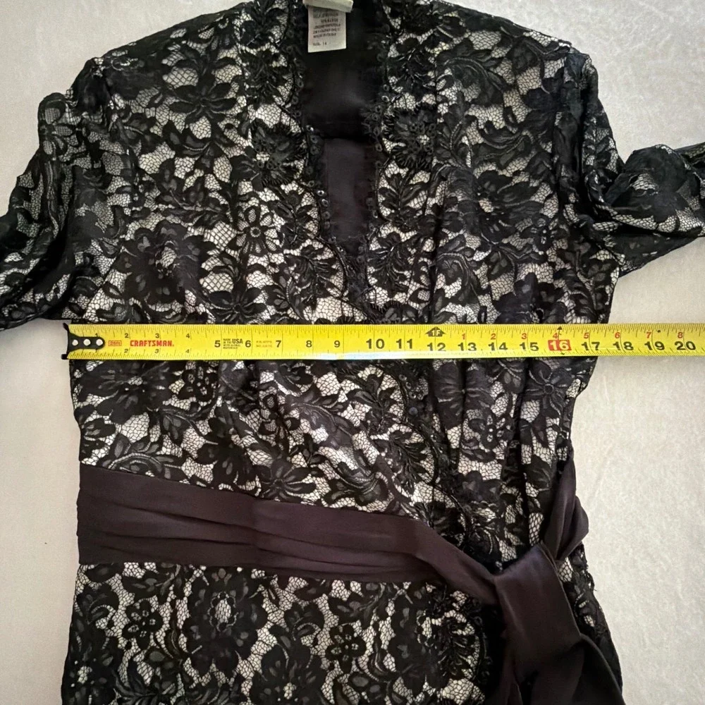 Tadashi Shoji Black Floral Lace Wrap Top V-Neck Sequin Bead Sash JRD9316 14